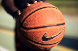 伊藤美诚手感滚烫，带领广东男篮大胜达拉斯独行侠，赛后一句话霸气侧漏的简单介绍